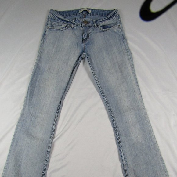 Women's | No Boundaries | Stretchy | Flared Jeans | Size 7 - Picture 3 of 6